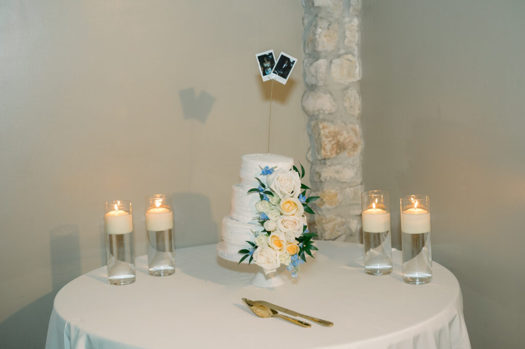 Cake in the reception hall at the Veranda